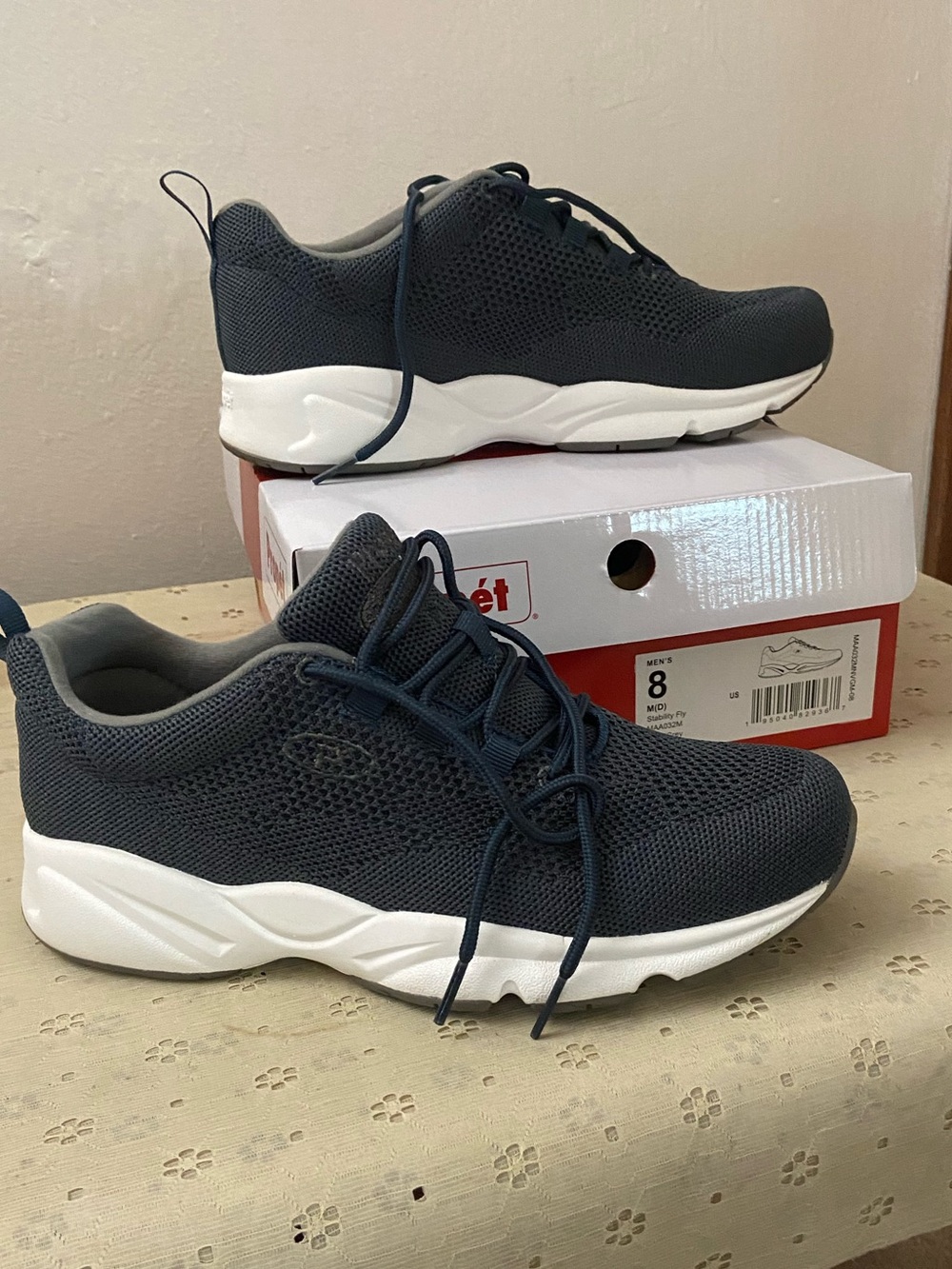 Mens Propet navy blue stability fly shoe